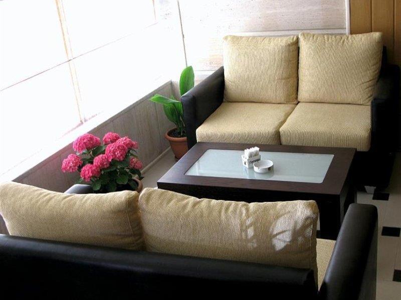 Bristol Hotel Тирана Екстериор снимка