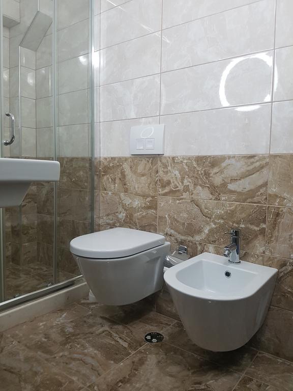 Bristol Hotel Тирана Екстериор снимка