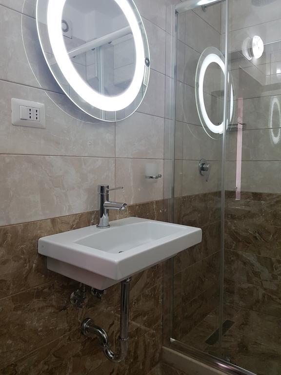 Bristol Hotel Тирана Екстериор снимка