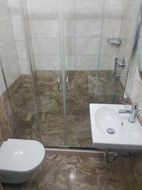 Bristol Hotel Тирана Екстериор снимка