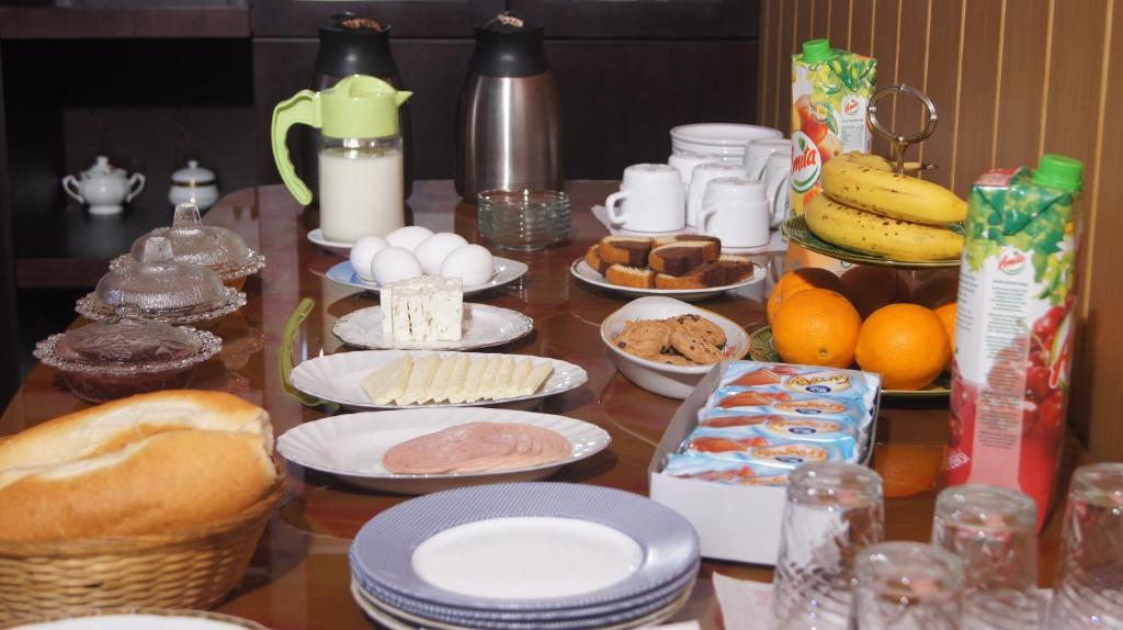 Bristol Hotel Тирана Екстериор снимка